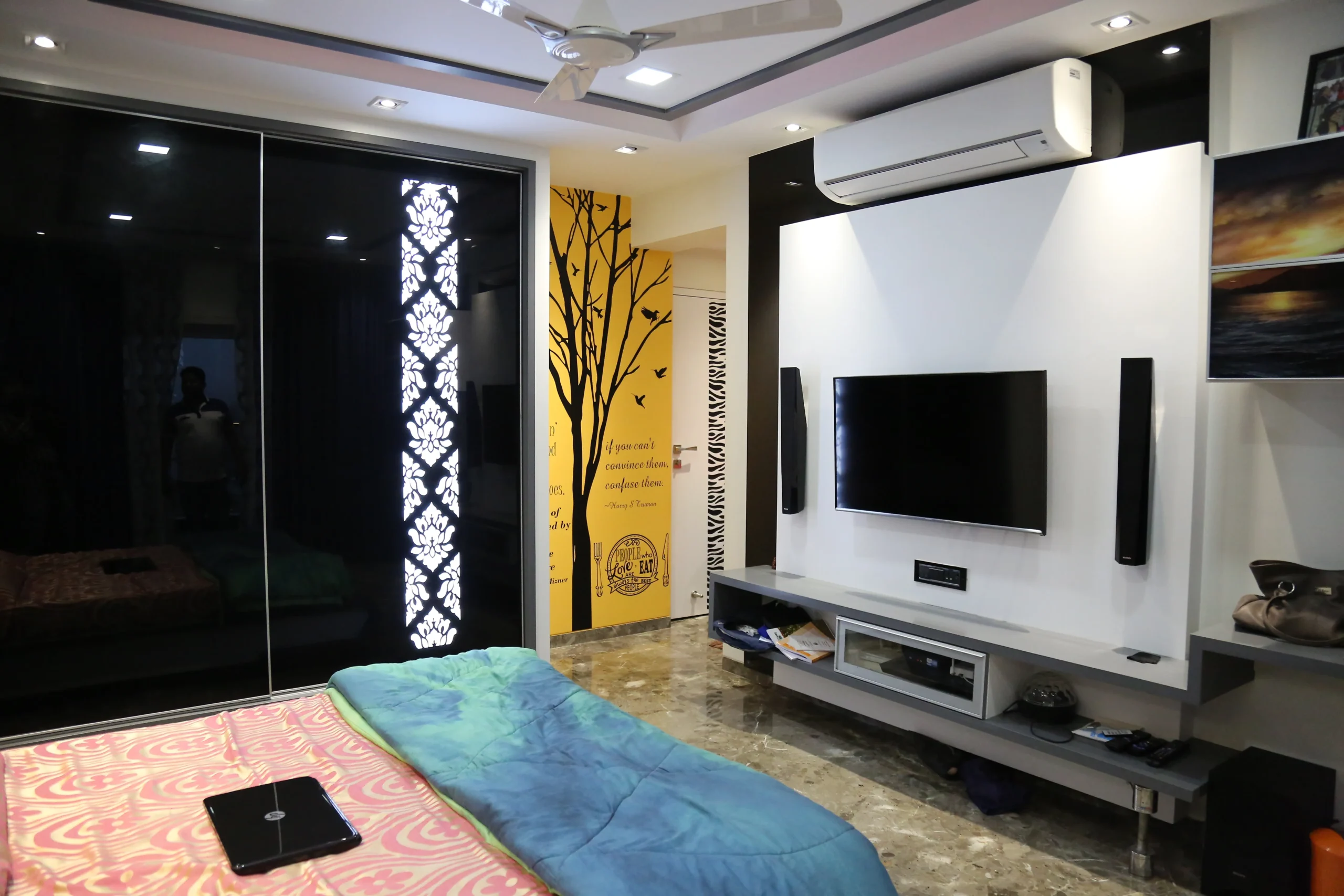  Vinoo Raina Residential